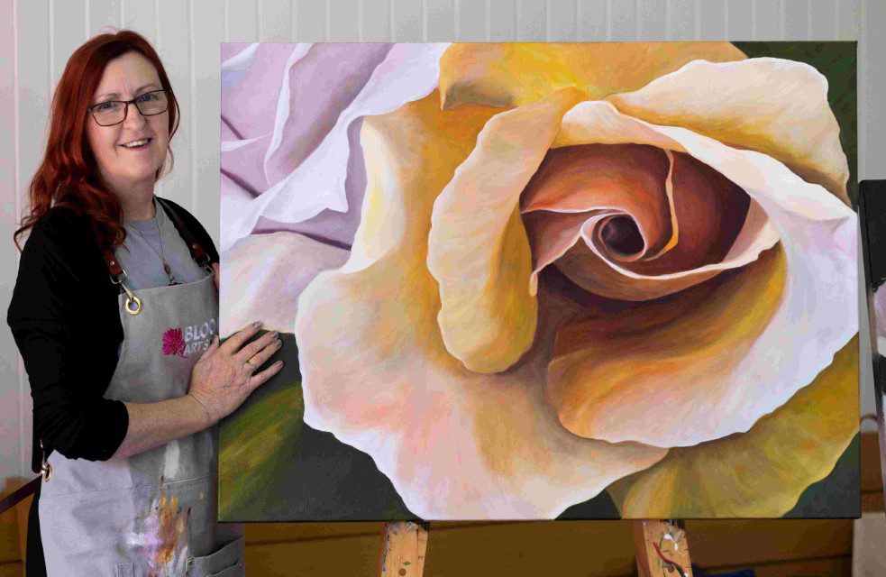 Blooms Art Experience - GLEN IRIS DRAGAN PHOTO resized Flinders roses (Custom)