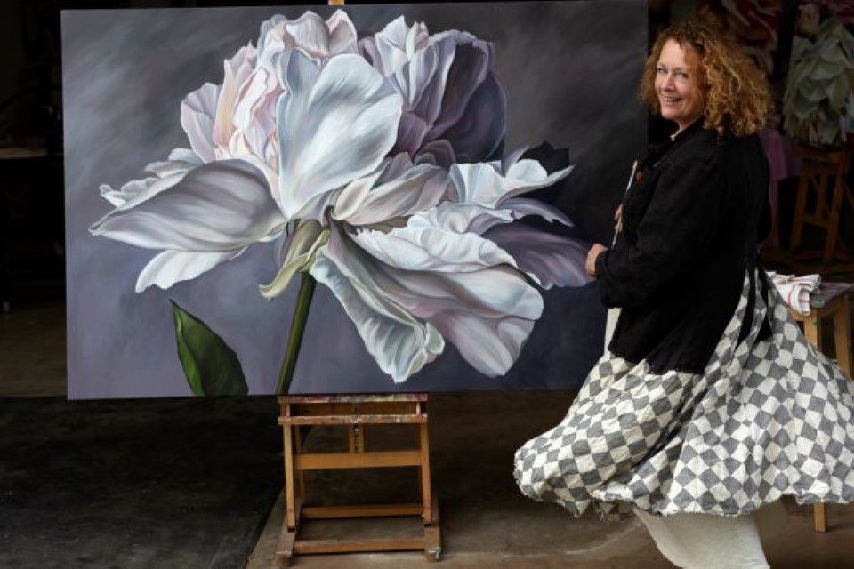 Blooms Art Experience - Jacqueline Coates Romantic White Peony Painting & JAC swirling 6 DRAGAN reduced (Custom)